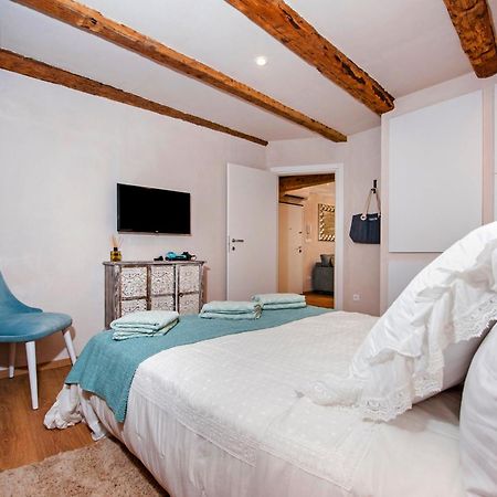 Apartments Casa De Amicis Rovinj Pokoj fotografie